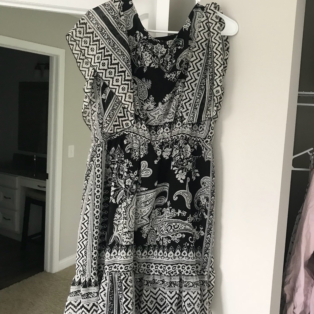 Black and white patterned dress